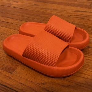 NWOT Waterproof Rubber Slide Sandal